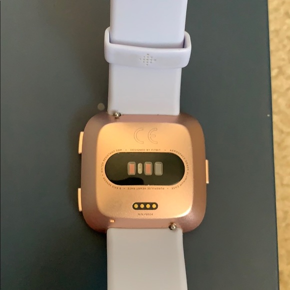Fitbit Versa - Picture 4 of 12